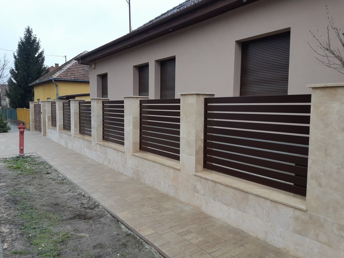 Milyen anyagból válasszunk kerítés oszlopokat a stabil kerítéshez?